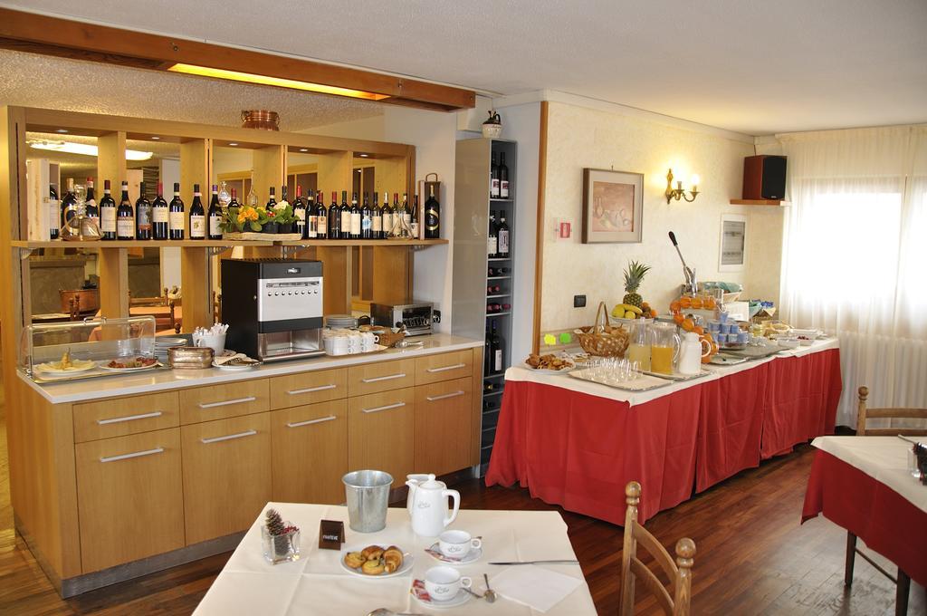 ססטריארה Hotel Sud Ovest מראה חיצוני תמונה
