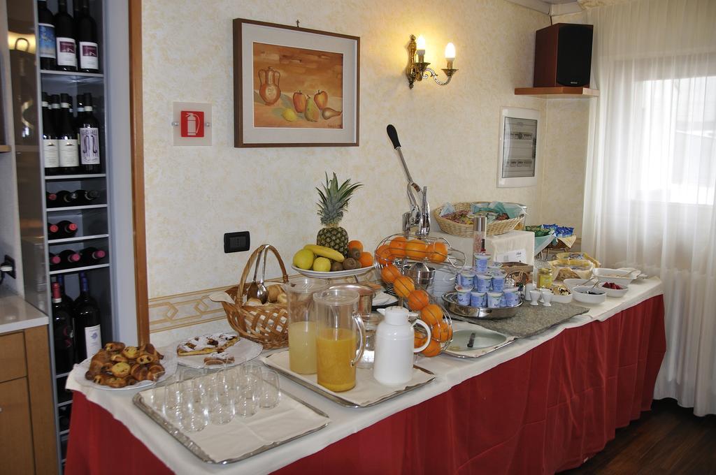 ססטריארה Hotel Sud Ovest מראה חיצוני תמונה