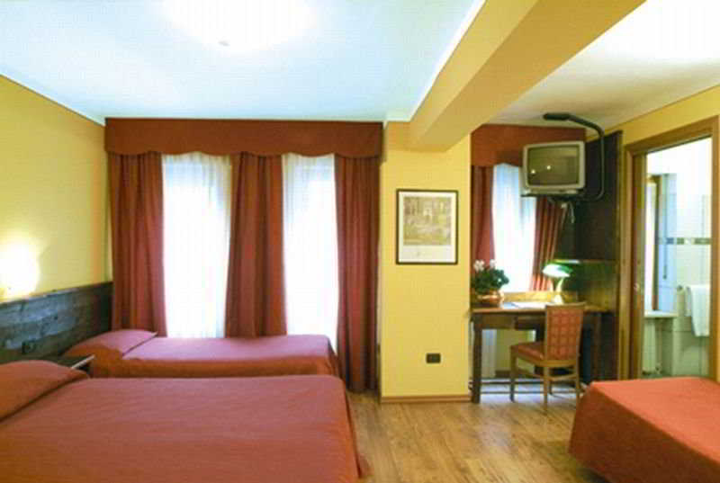 ססטריארה Hotel Sud Ovest מראה חיצוני תמונה